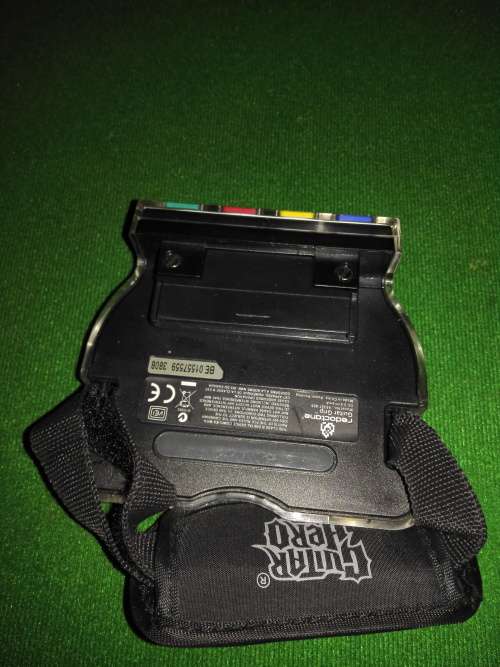 guitar hero : on tour + guitar accessory and plectrum (NDS)